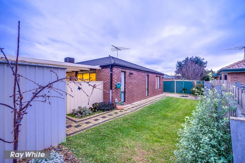 10 Carissa Circuit, Werribee VIC 3030, Werribee - Thumbnail 5