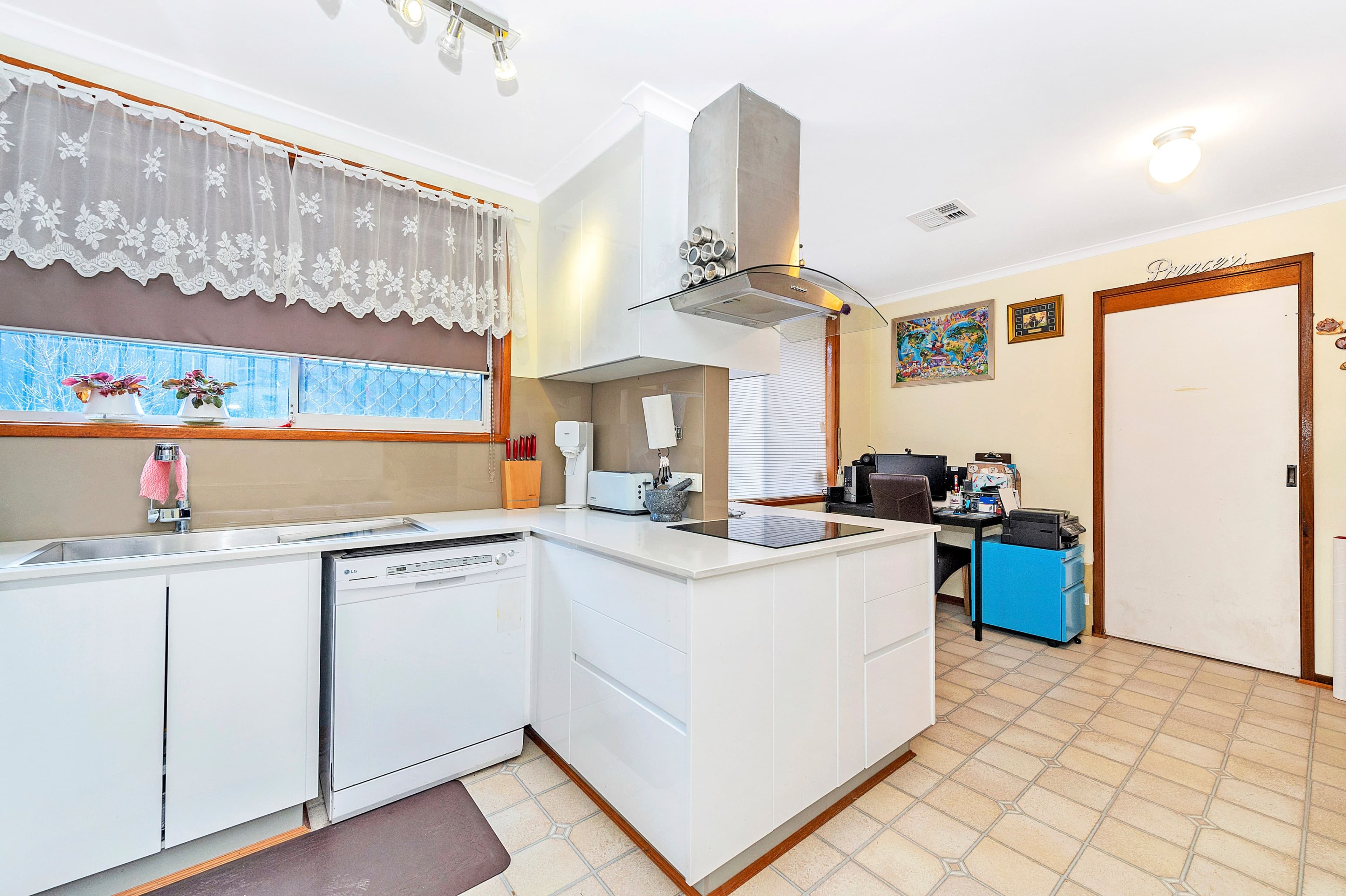 10-12 Booth Street, Queanbeyan NSW 2620, Queanbeyan East - Thumbnail 5