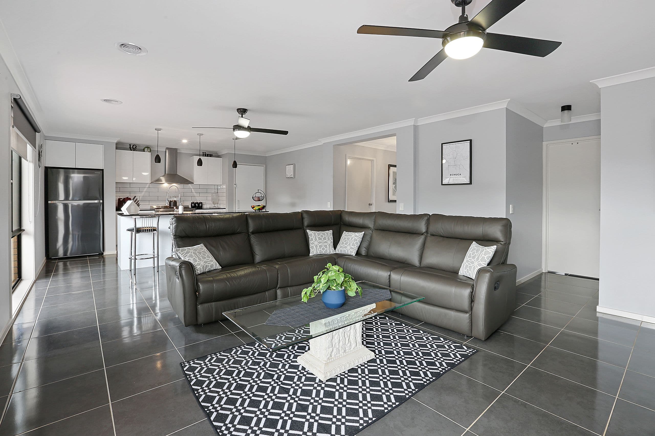 8 Eastlakes Boulevard, Lara VIC 3212, Lara - Thumbnail 3