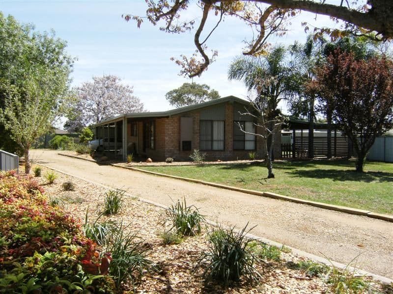 21   Sandringham Place, DUBBO NSW 2830, Dubbo - Image 1