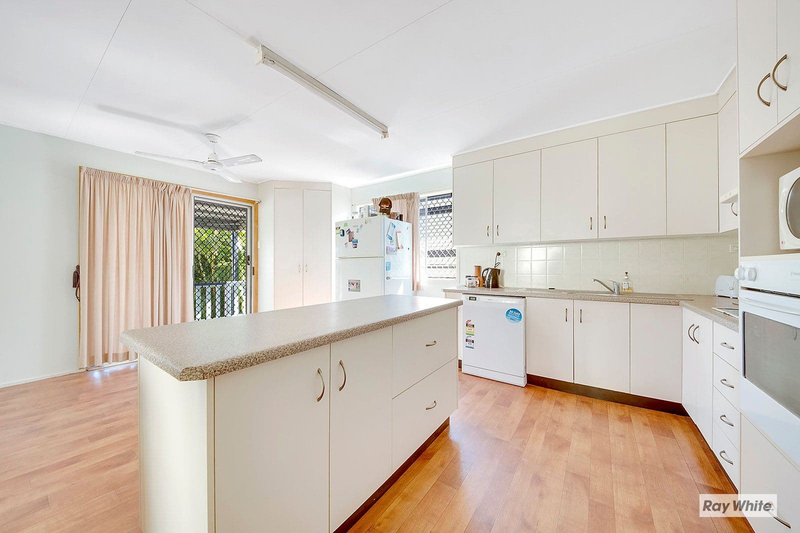 29 Pandanus Street, Cooee Bay QLD 4703, Cooee Bay - Thumbnail 4