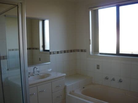 25 Winnell Court, THURGOONA NSW 2640, Thurgoona - Thumbnail 4