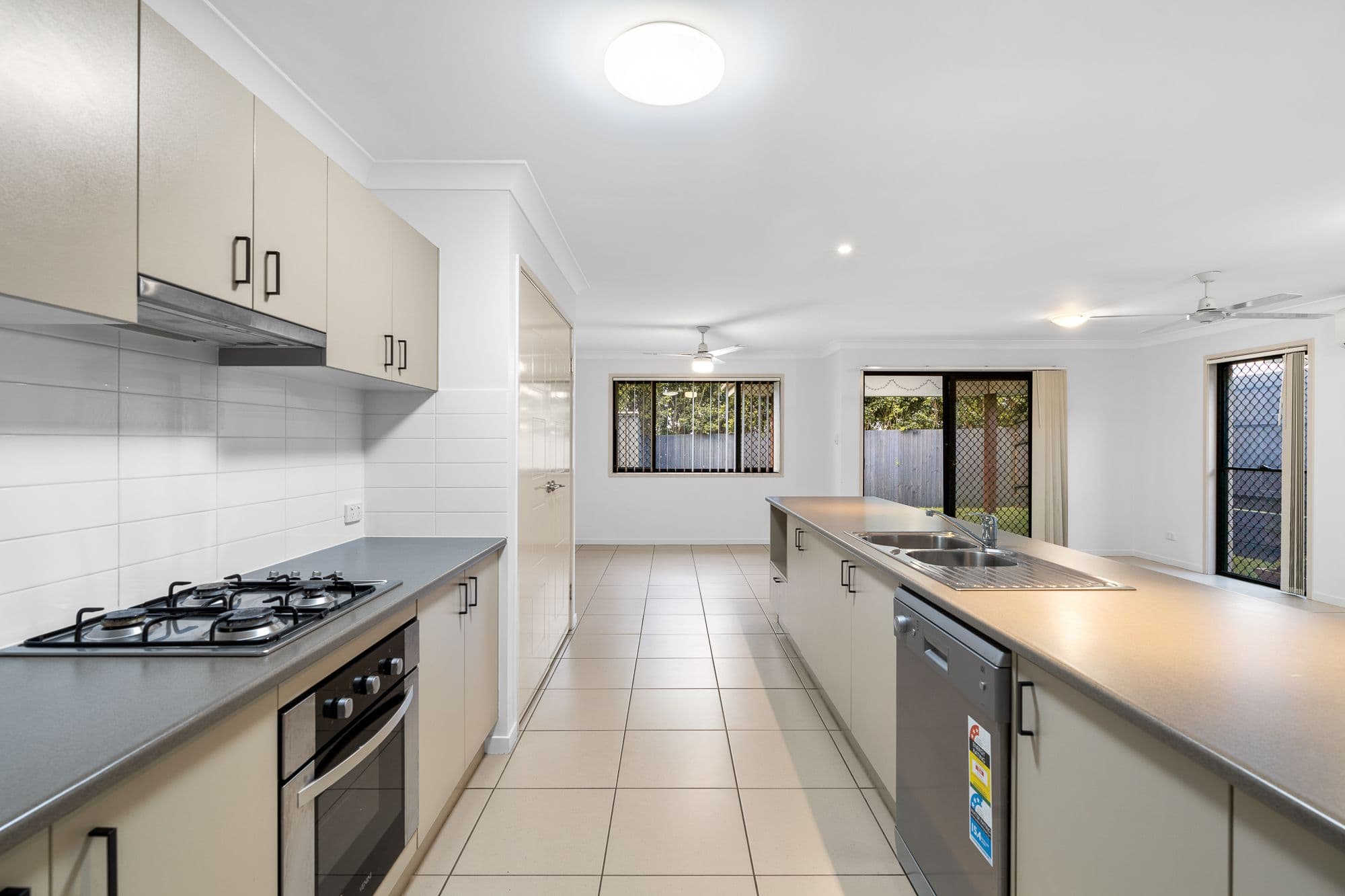 11 Palmer Street, North Lakes QLD 4509, North Lakes - Thumbnail 5