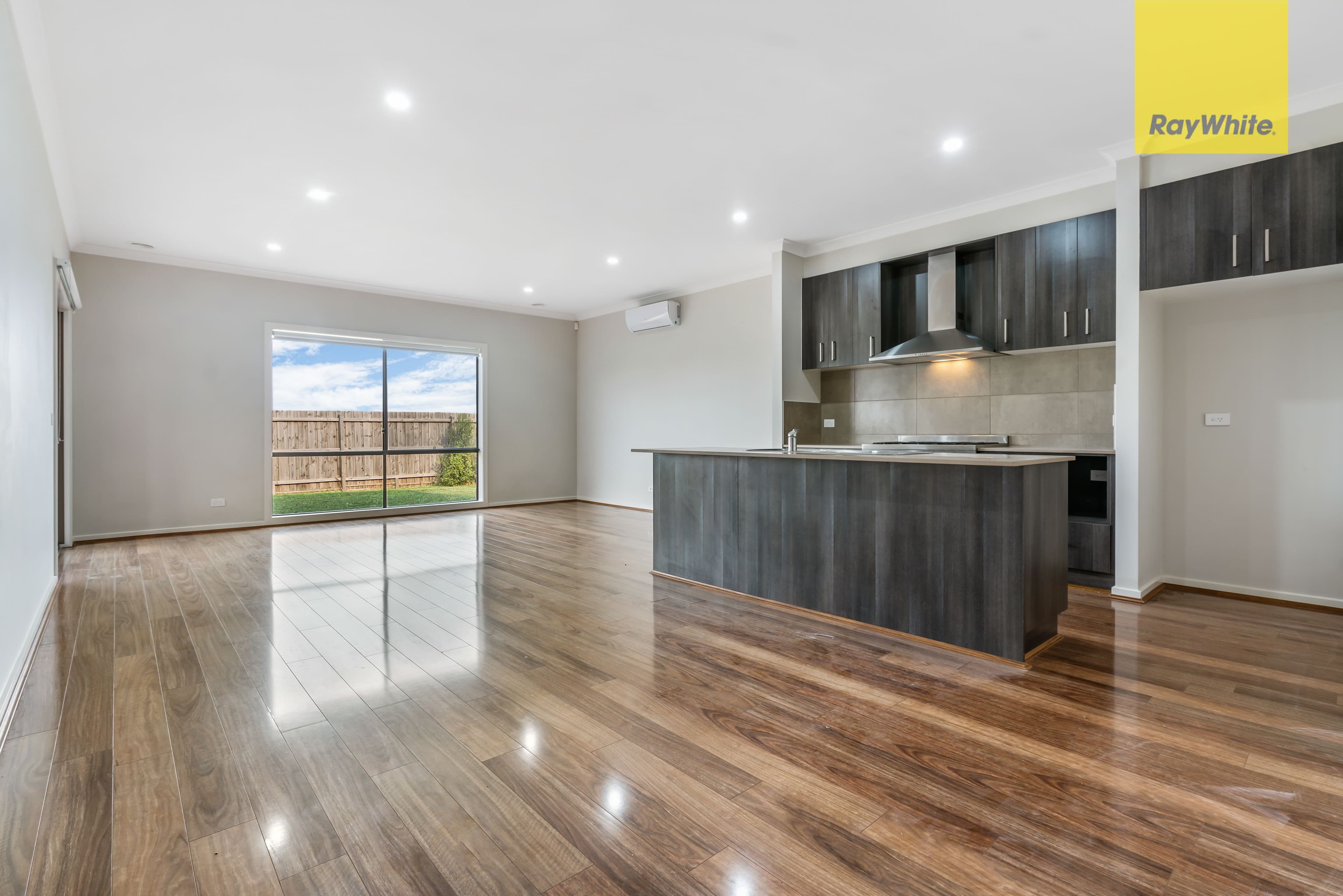 18 Melanda Road, Melton South VIC 3338, Melton South - Thumbnail 7