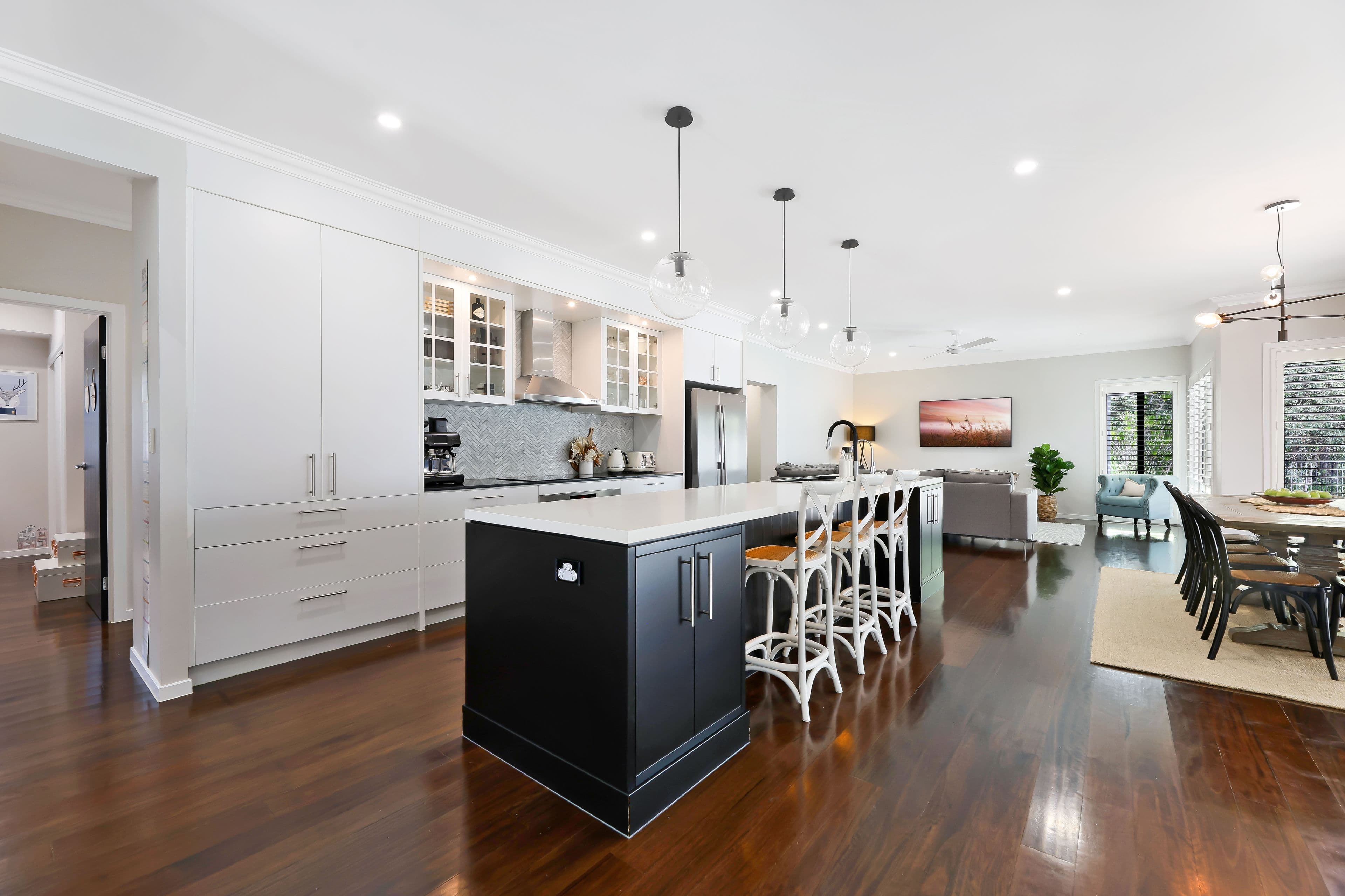 8 Bristol Place, Arundel QLD 4214, Arundel - Image 1