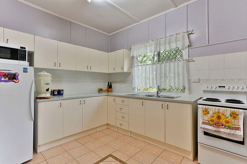6 Farquharson Street, HARRISTOWN QLD 4350, Harristown - Thumbnail 5