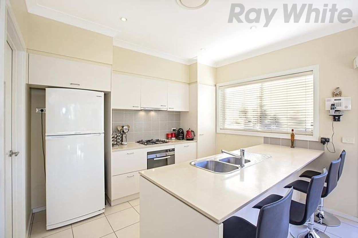 12 Montefiore Avenue, WEST HOXTON NSW 2171, West Hoxton - Thumbnail 5