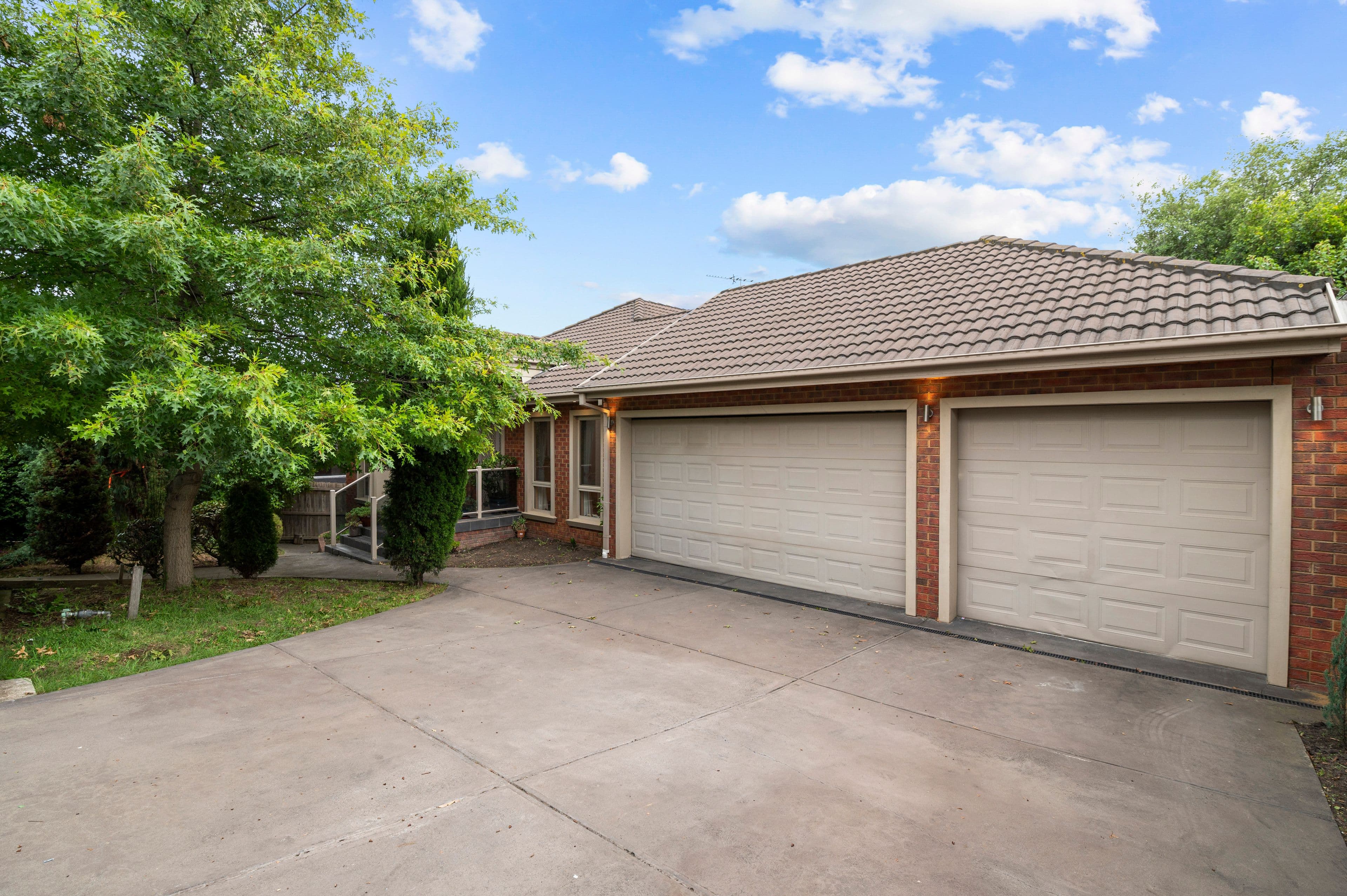 7 Celeste Place, South Morang VIC 3752, South Morang - Thumbnail 2