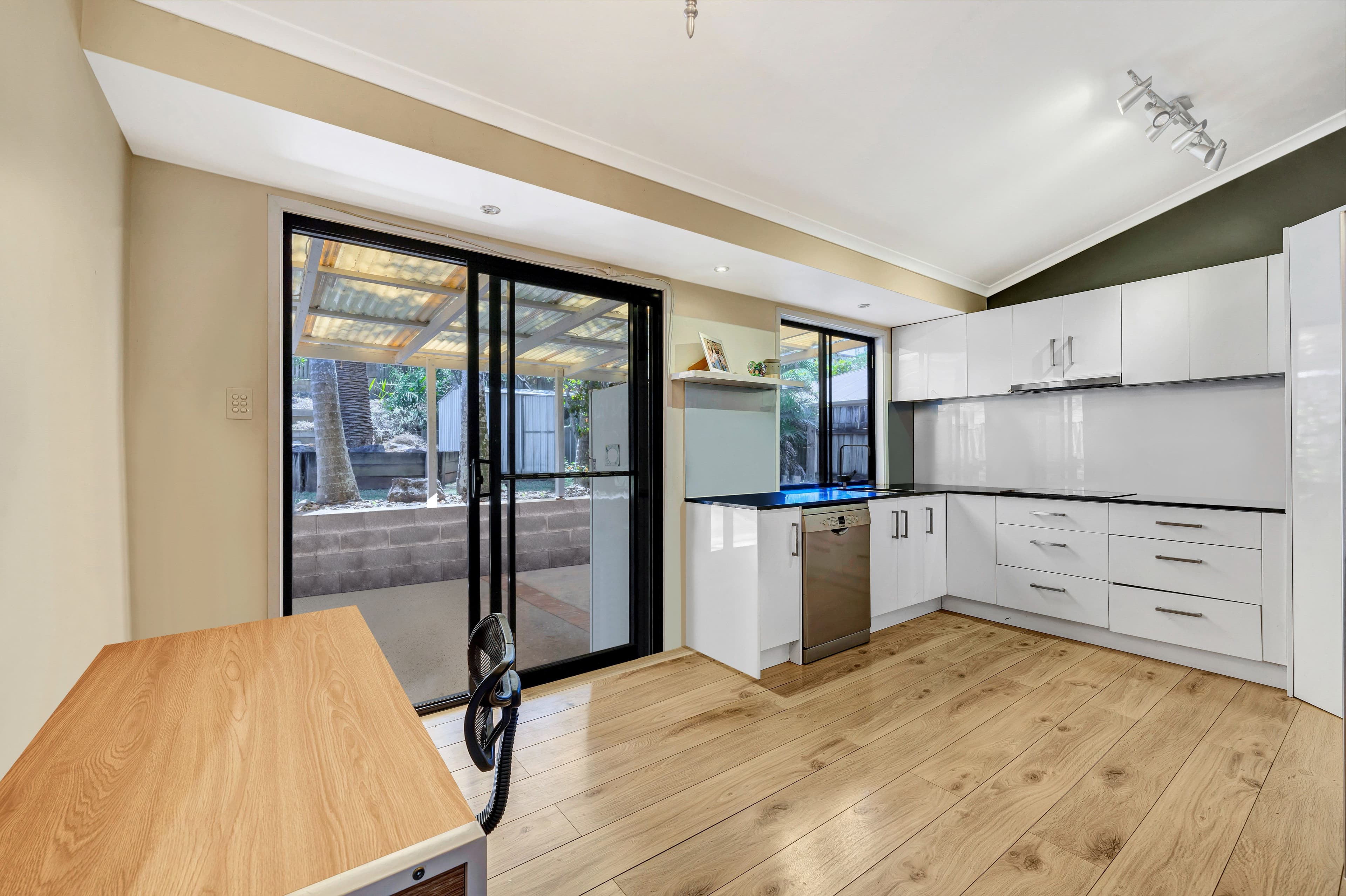 18 Loffs Road, Loganholme QLD 4129, Loganholme - Thumbnail 5