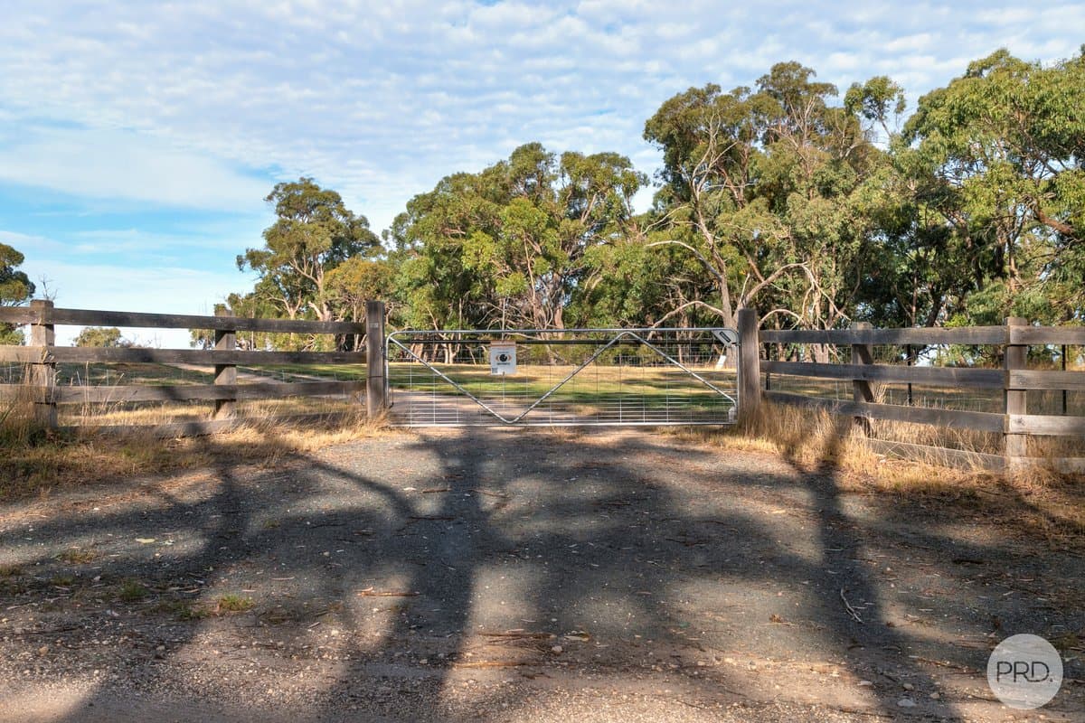 1 Ellis Road, BEAUFORT VIC 3373, Beaufort - Thumbnail 6