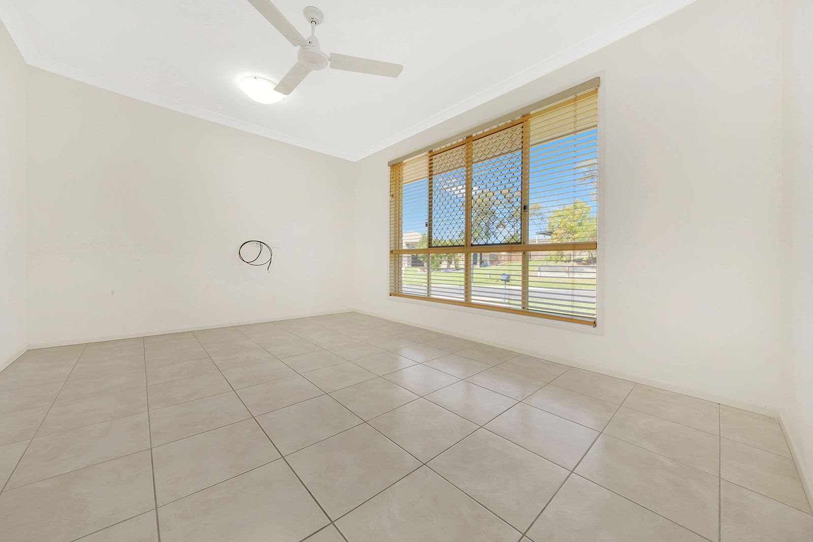 24 Liriope Drive, Kirkwood QLD 4680, Kirkwood - Thumbnail 2