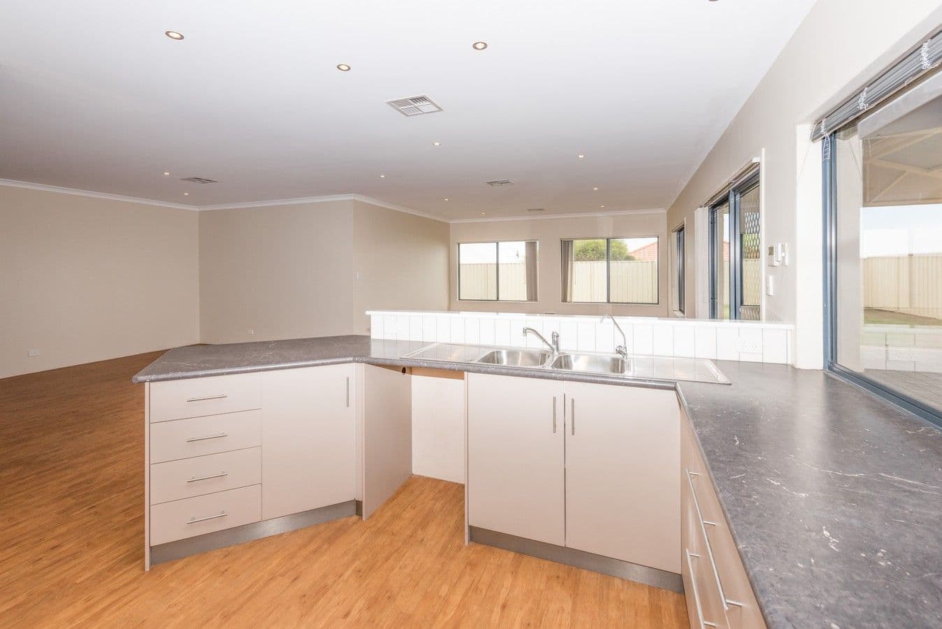 14 Silvery Wave Vista, Wandina WA 6530, Wandina - Thumbnail 3