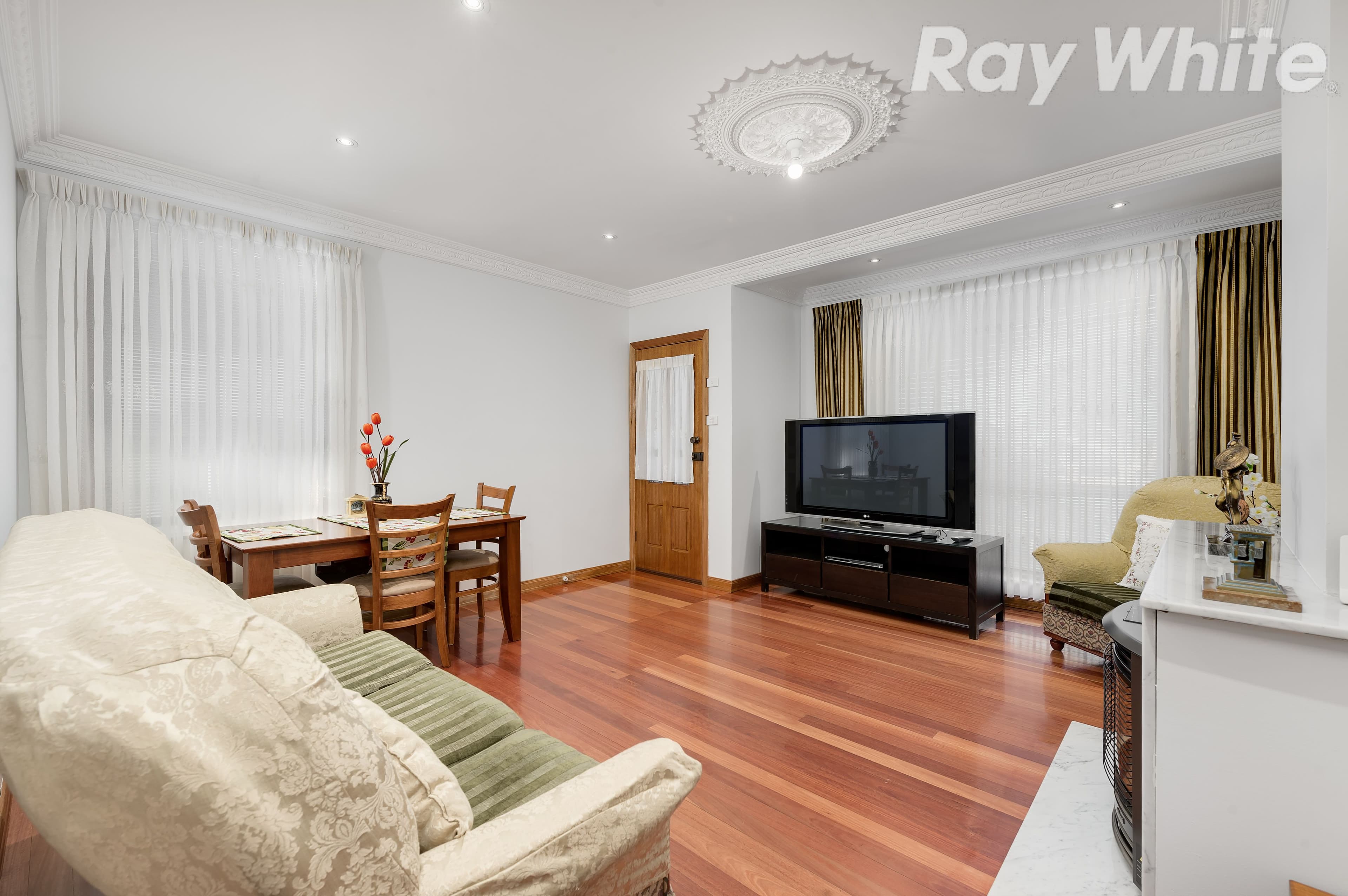 5 Wimmera Avenue, Reservoir VIC 3073, Reservoir - Thumbnail 2