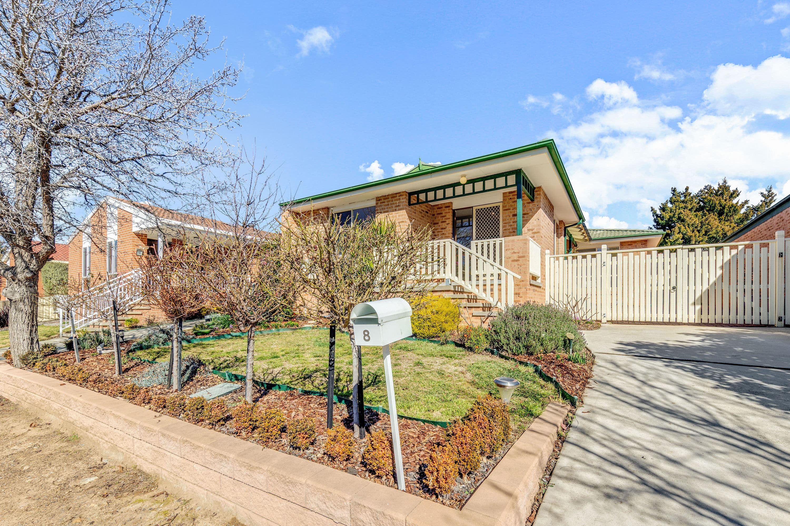 8 Thurgood Court, Gordon ACT 2906, Gordon - Image 1