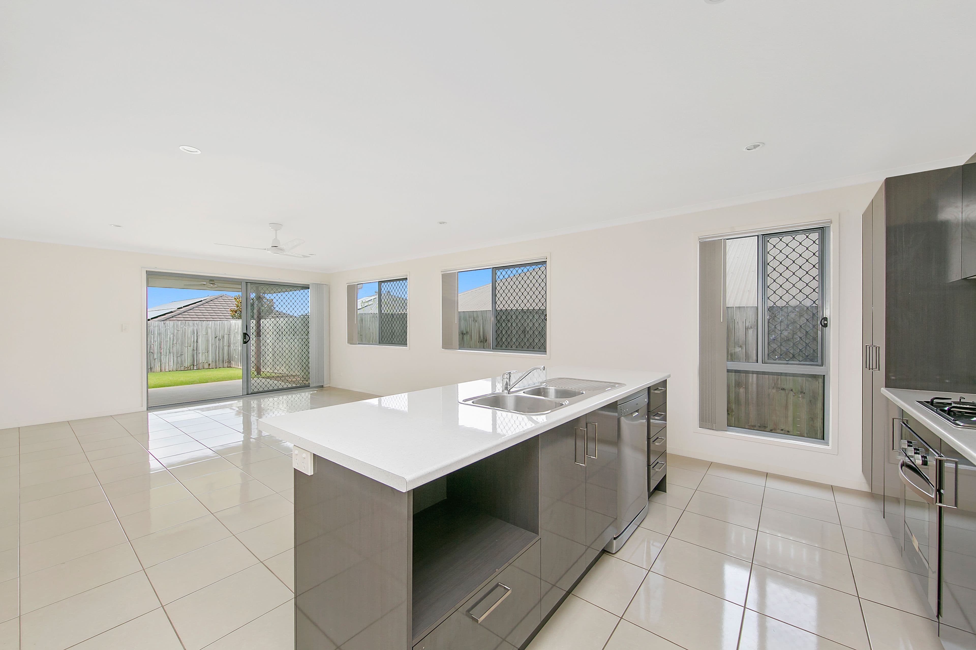 24 Kidston Crescent, Warner QLD 4500, Warner - Thumbnail 3