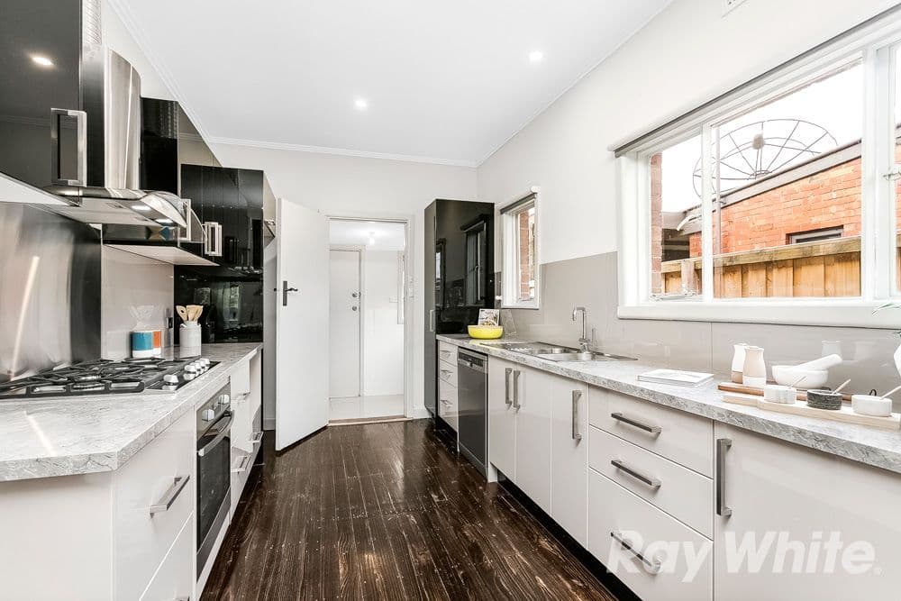 30 Goulburn Avenue, Reservoir VIC 3073, Reservoir - Thumbnail 2