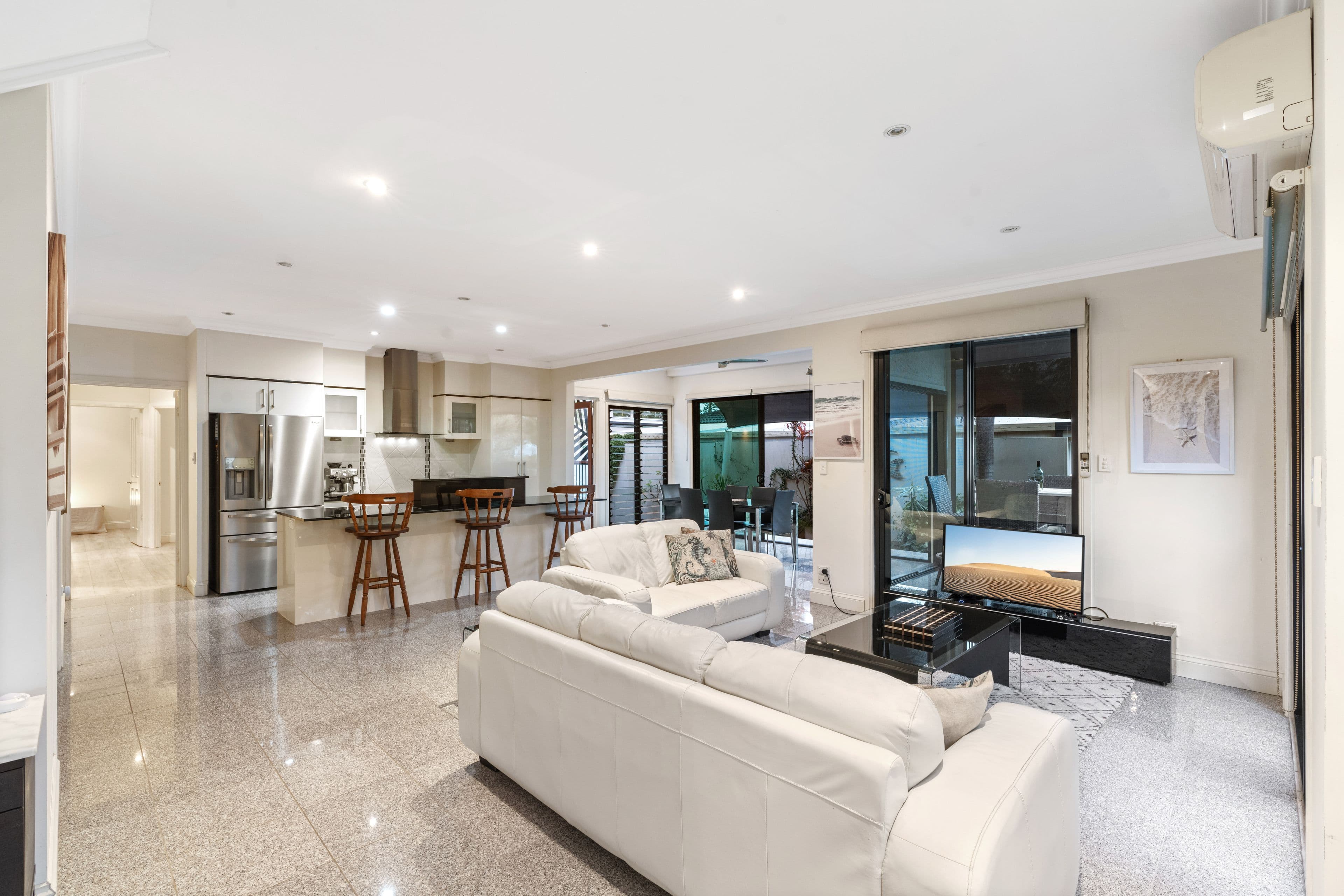 21 Third Avenue, Scarborough QLD 4020, Scarborough - Thumbnail 3