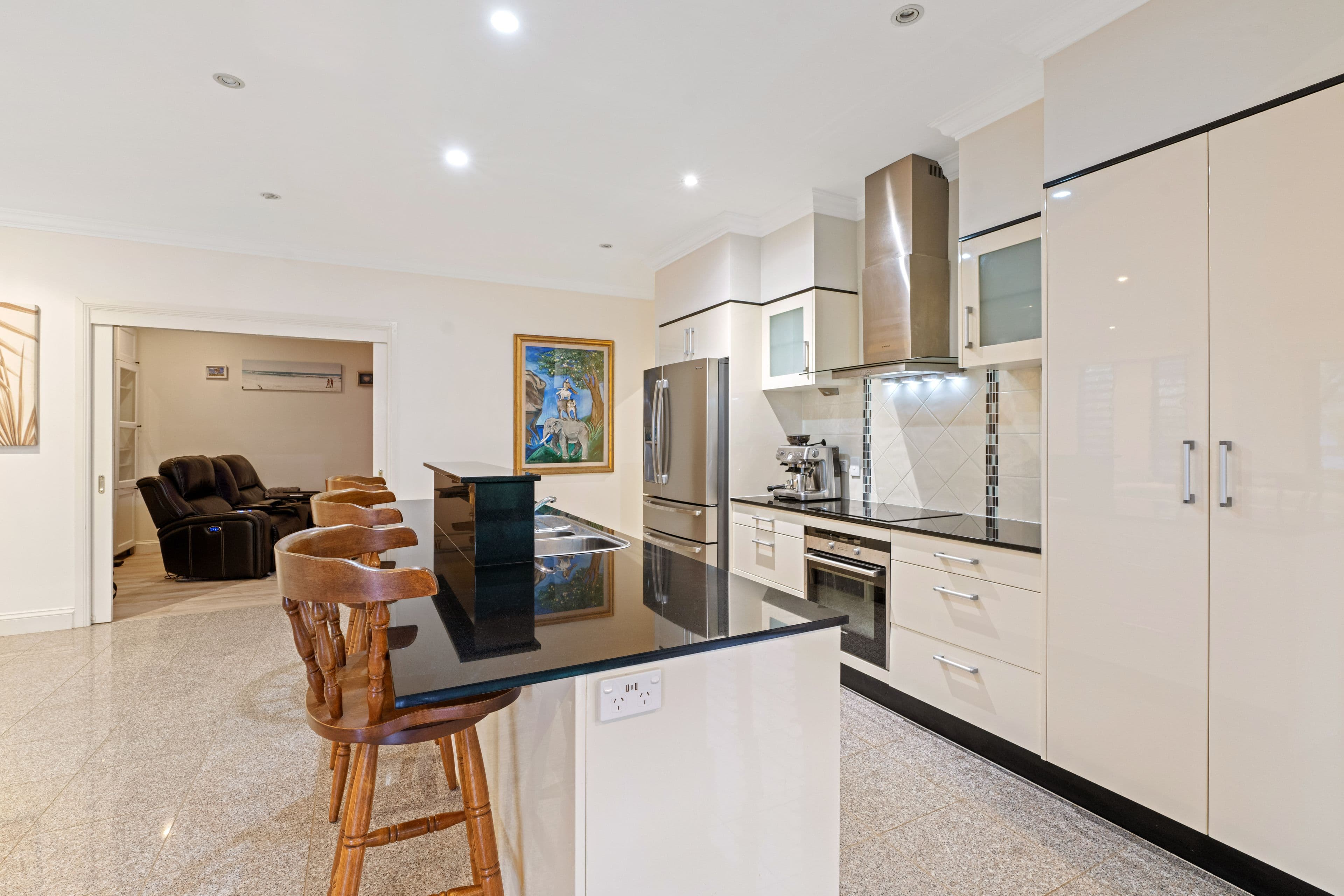 21 Third Avenue, Scarborough QLD 4020, Scarborough - Thumbnail 5