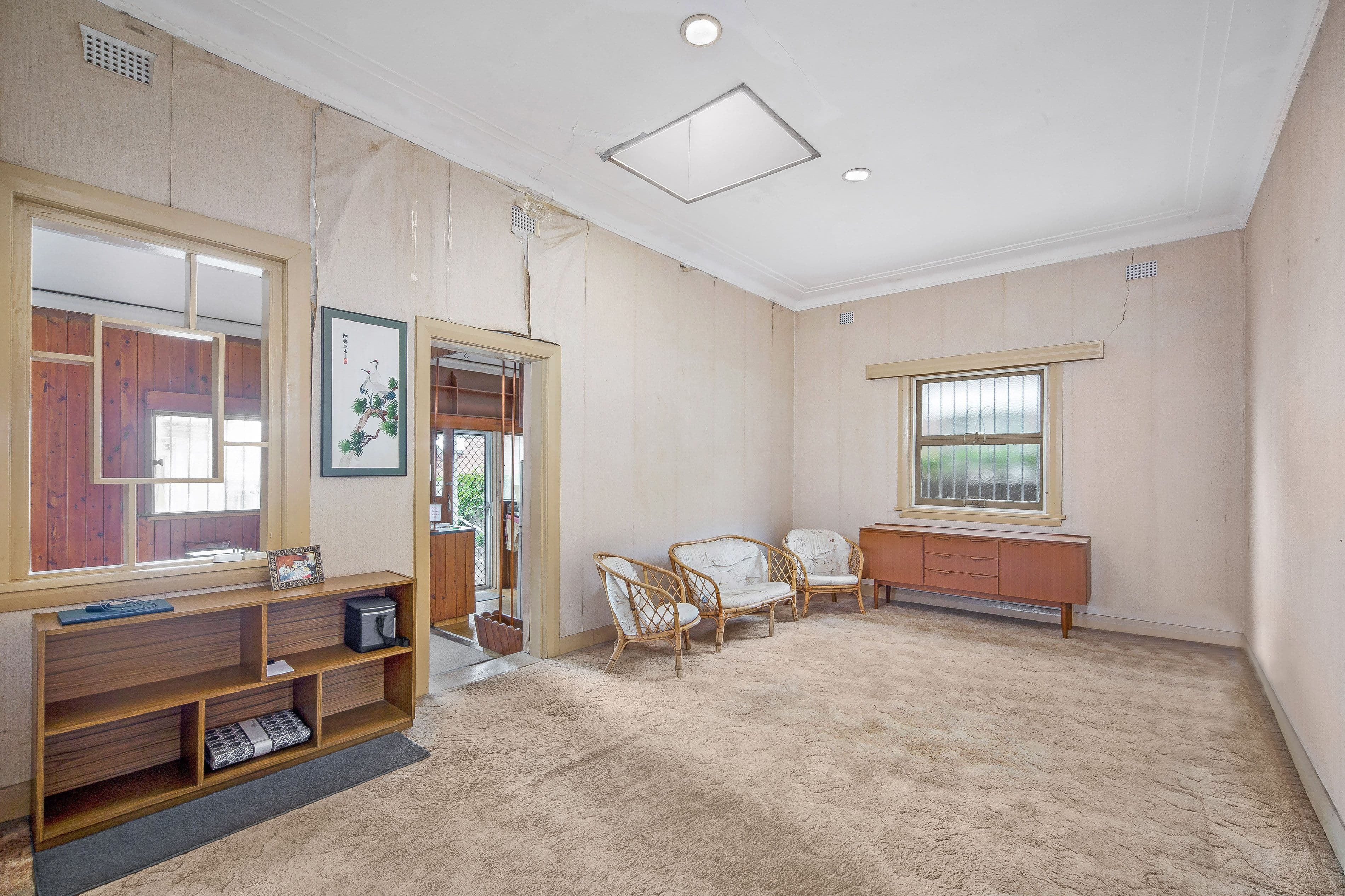 16 Hillview Street, Roselands NSW 2196, Roselands - Thumbnail 2