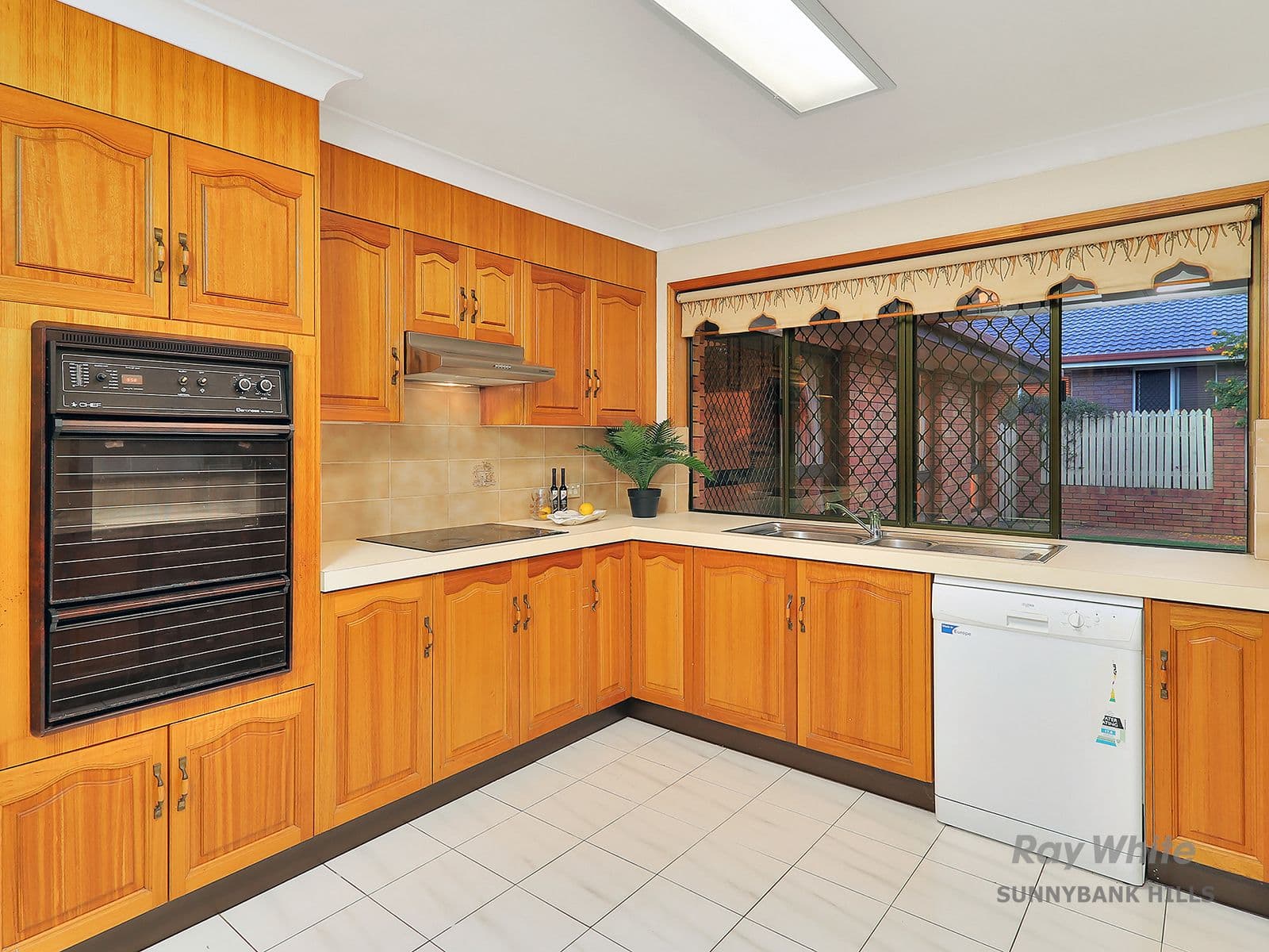 28 Lamona Circuit, Sunnybank Hills QLD 4109, Sunnybank Hills - Thumbnail 8