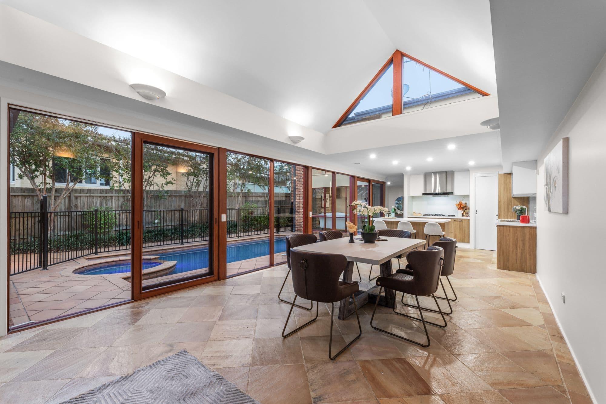 25 Feathertop Chase, Burwood East VIC 3151, Burwood East - Thumbnail 3