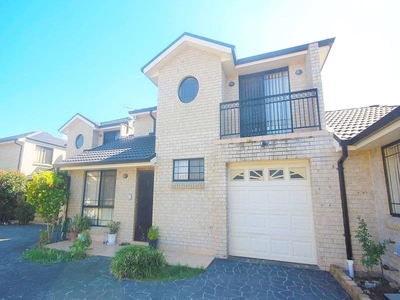 15 Fields Road, Macquarie Fields NSW 2564, Macquarie Fields - Image 1