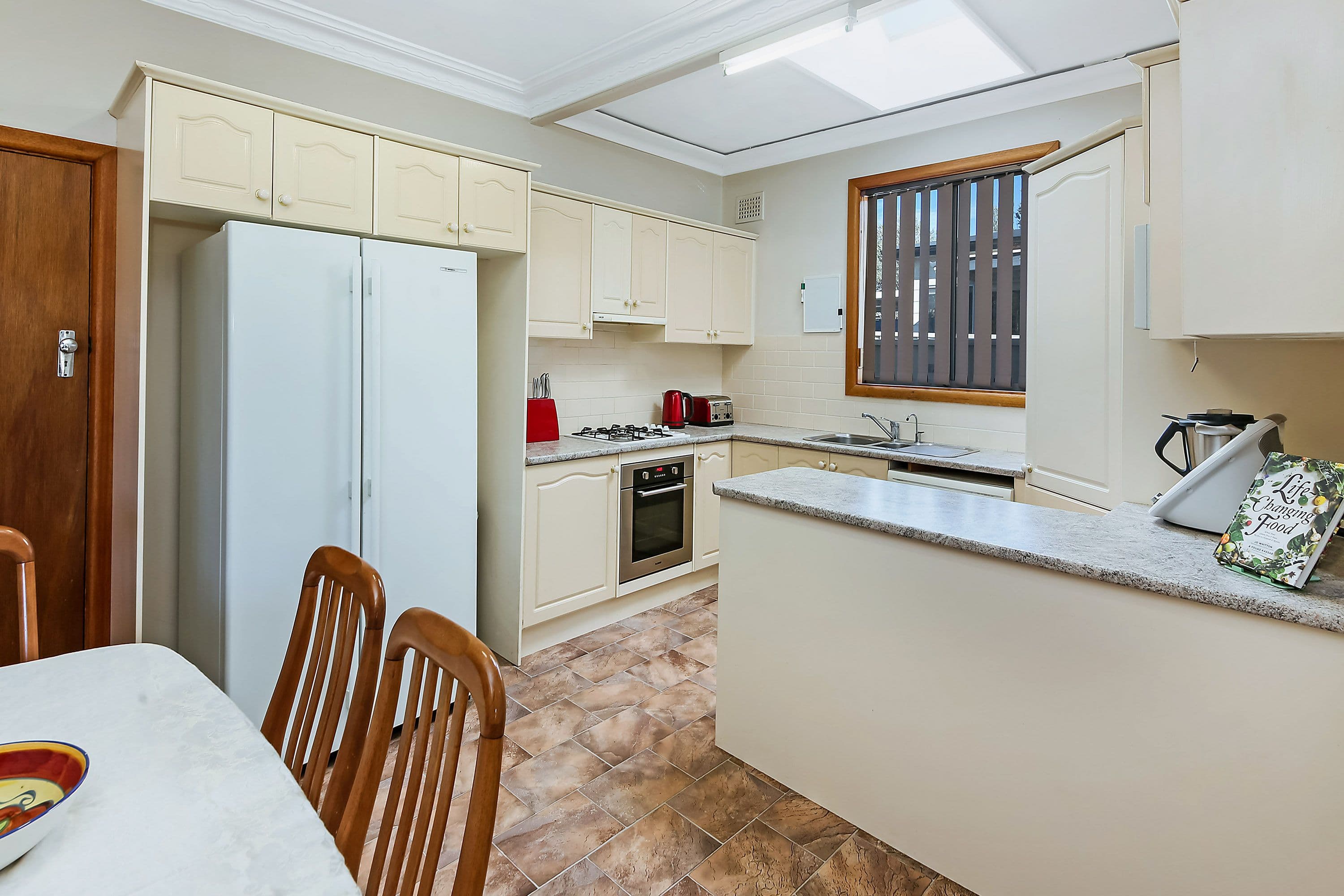 10 Sylvanus Street, Greenacre - Thumbnail 3
