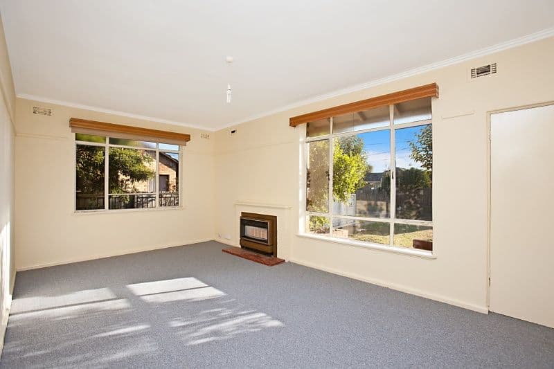 4 Ashe Crescent, BELLFIELD VIC 3081, Bellfield - Thumbnail 2