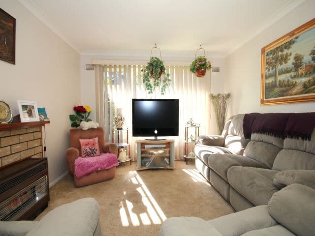 19 Donington Avenue, GEORGES HALL NSW 2198, Georges Hall - Thumbnail 3