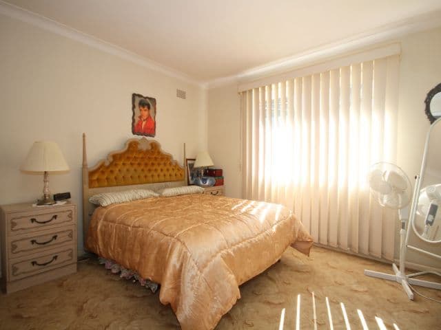 19 Donington Avenue, GEORGES HALL NSW 2198, Georges Hall - Thumbnail 5