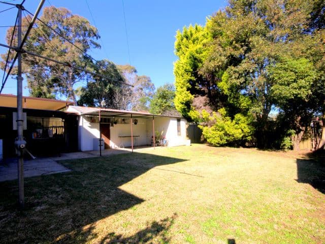 19 Donington Avenue, GEORGES HALL NSW 2198, Georges Hall - Thumbnail 8
