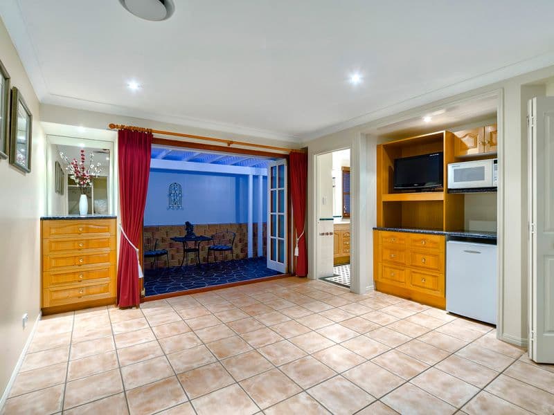 6 Daniel Place, NEWMARKET QLD 4051, Newmarket - Thumbnail 6