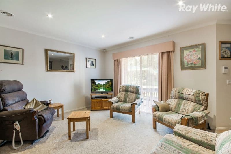 4 Huon Pine Court, Upper Ferntree Gully VIC 3156, Upper Ferntree Gully - Thumbnail 2