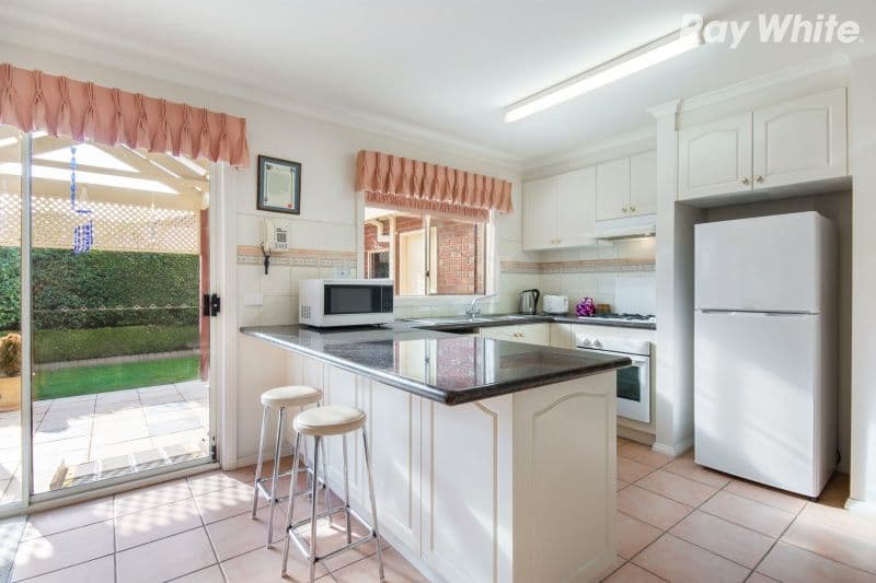 4 Huon Pine Court, Upper Ferntree Gully VIC 3156, Upper Ferntree Gully - Thumbnail 3