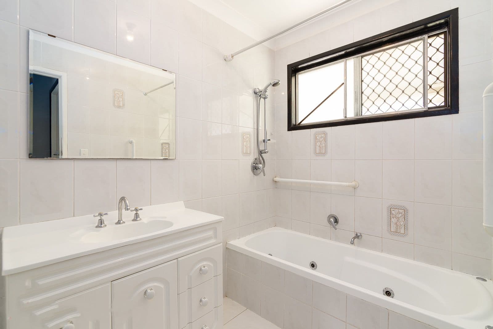 15 Margarette Street, Logan Central QLD 4114, Logan Central - Thumbnail 7