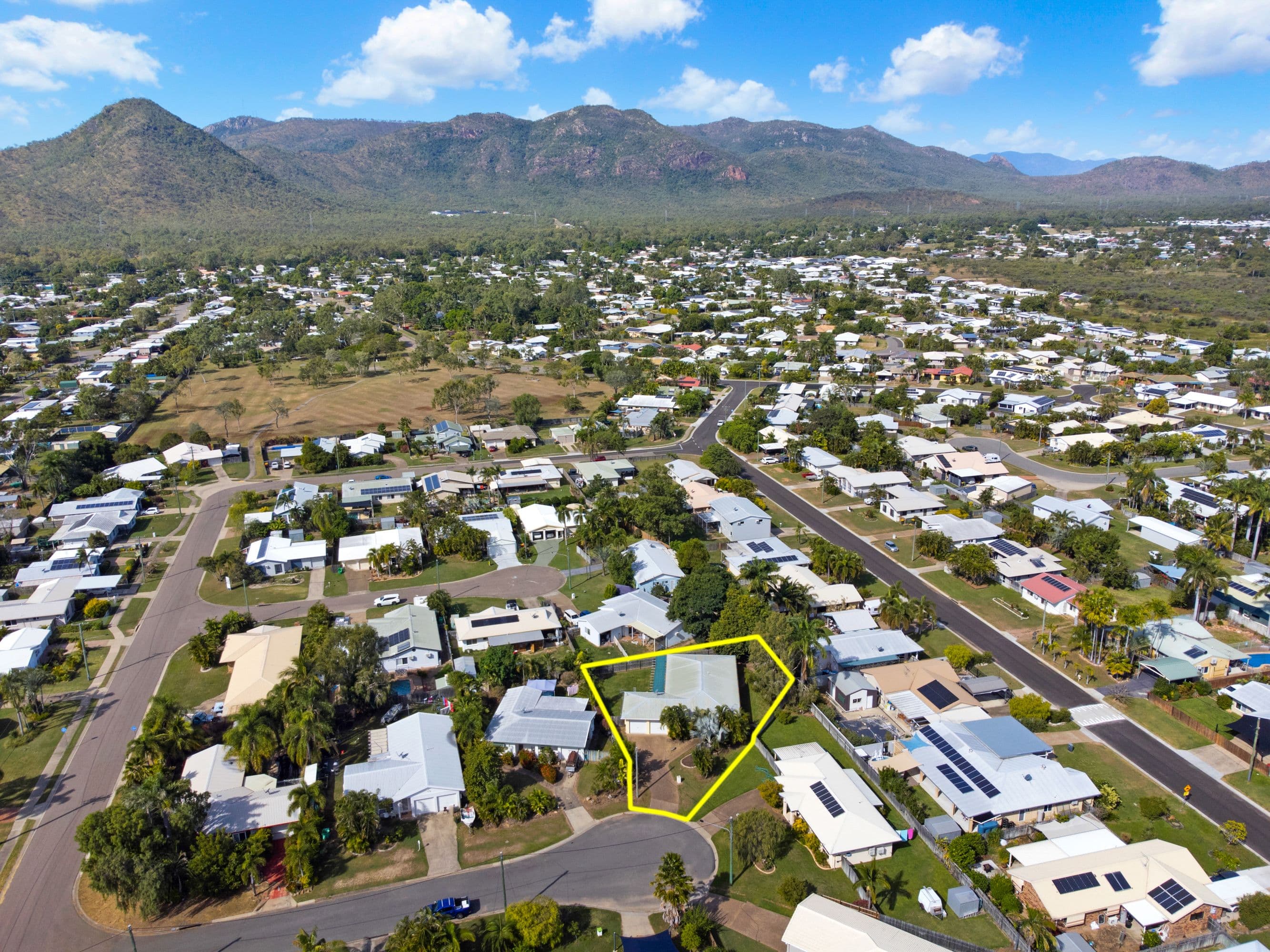 4 Jeannie Court, Rasmussen QLD 4815, Rasmussen - Image 1