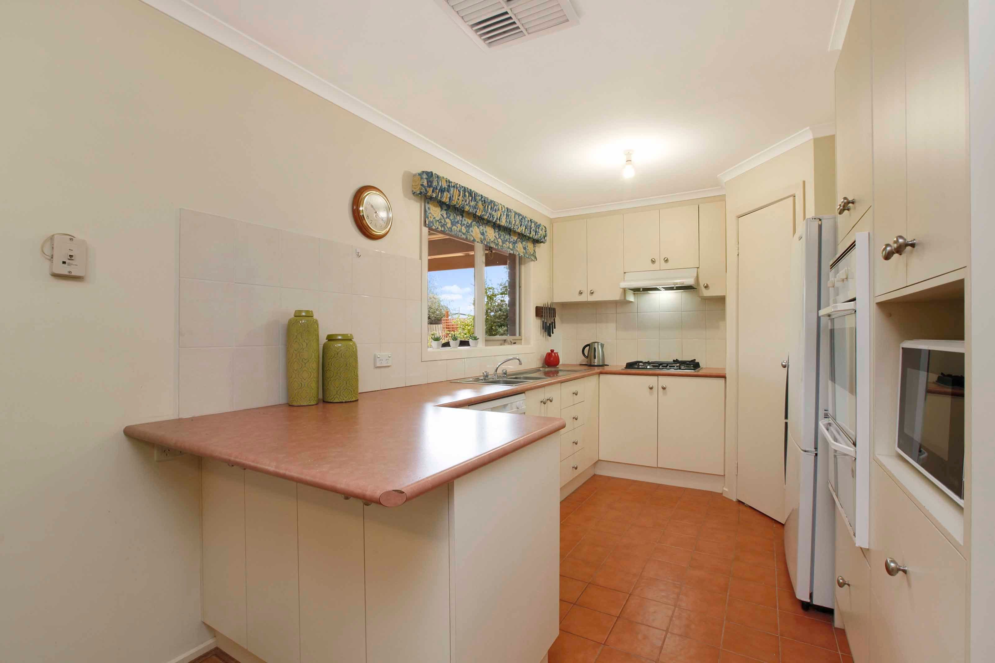 4 Avon Place, Epping VIC 3076, Epping - Thumbnail 2