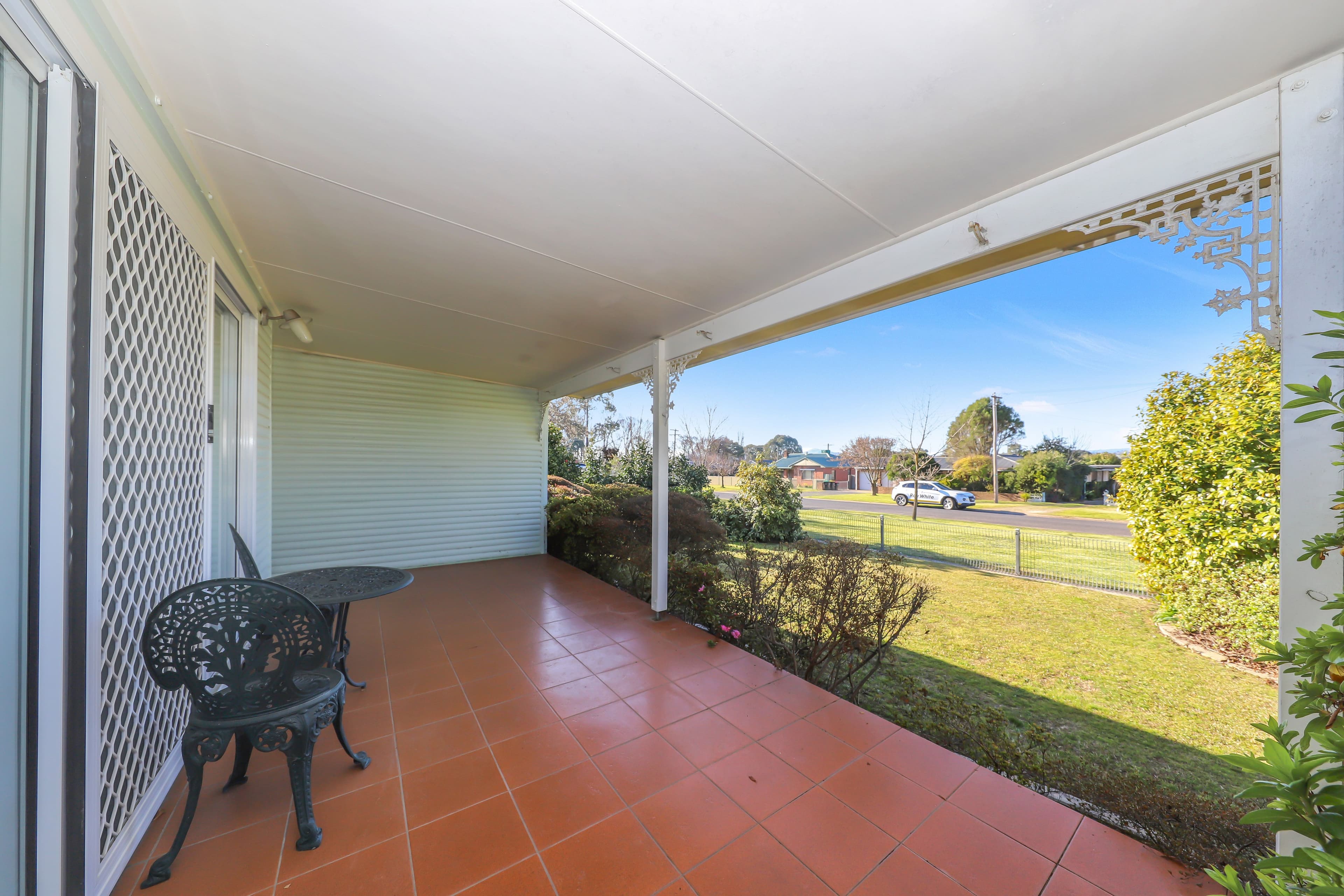 197 Simpson Street, Tumut NSW 2720, Tumut - Thumbnail 2