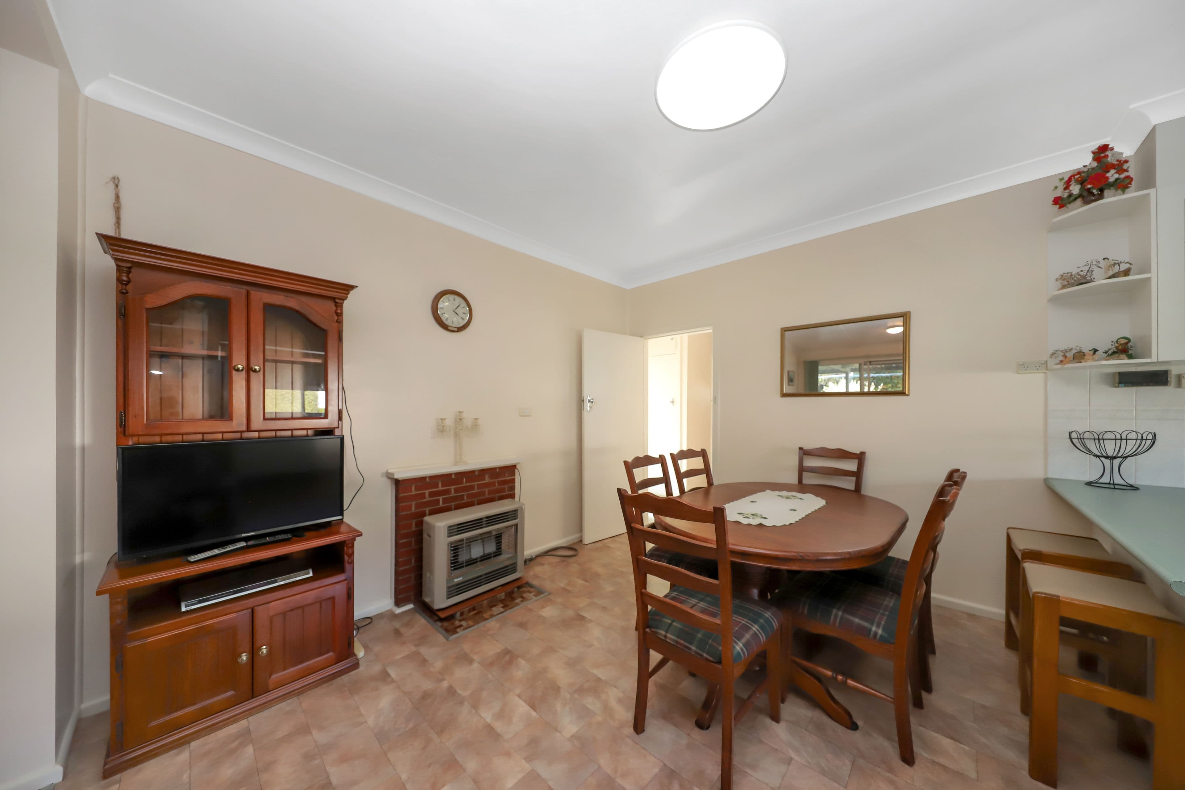 197 Simpson Street, Tumut NSW 2720, Tumut - Thumbnail 5