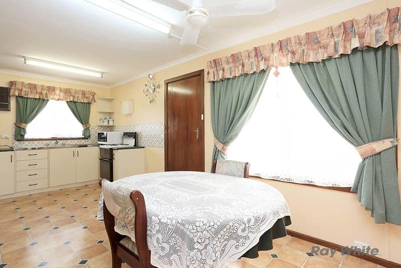 11 Earles Court, Clare SA 5453, Clare - Thumbnail 5