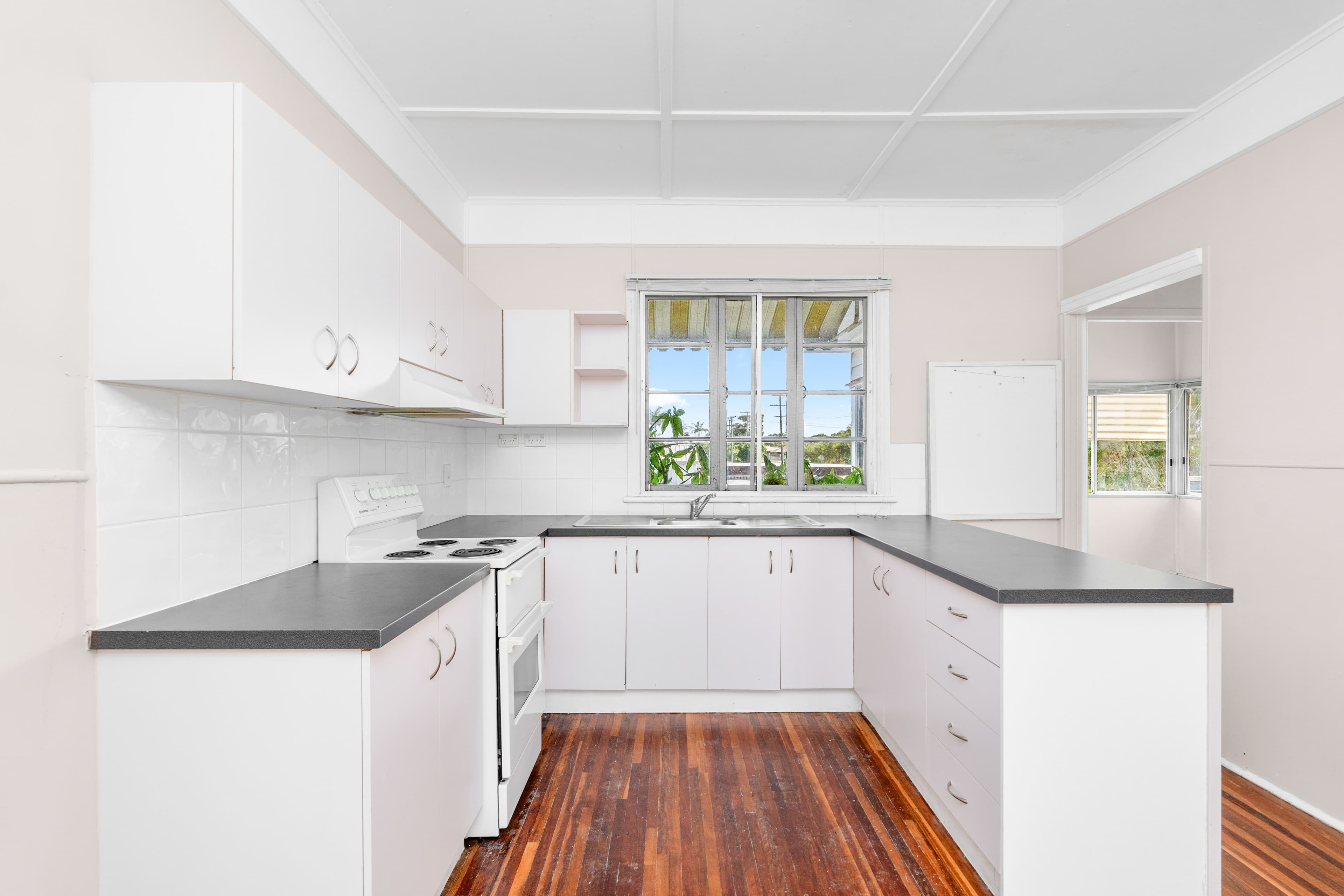 125 Pulgul Street, Urangan QLD 4655, Urangan - Thumbnail 6