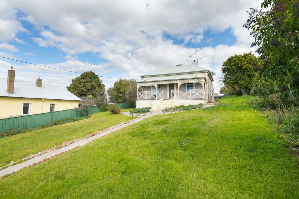 11 Quick Street, Ironbark VIC 3550, Ironbark - Thumbnail 2