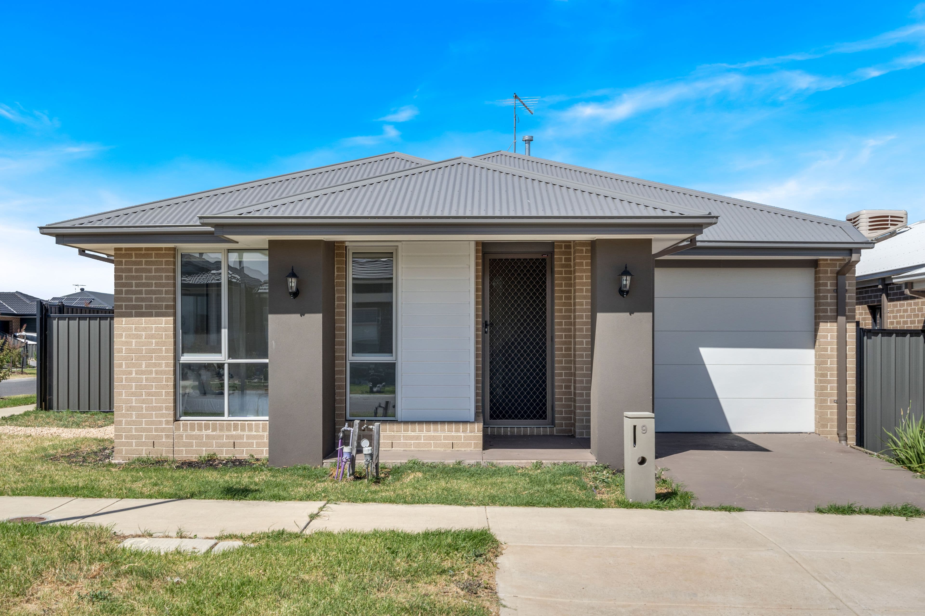 9 Malta Road, Craigieburn VIC 3064, Craigieburn - Image 1