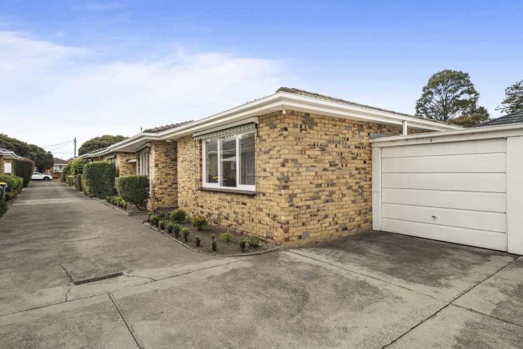 3/2 Garden Avenue, Glen Huntly - Image 1