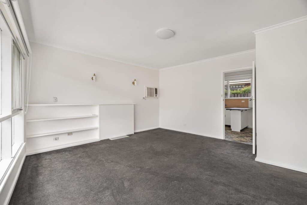 3/2 Garden Avenue, Glen Huntly - Thumbnail 2