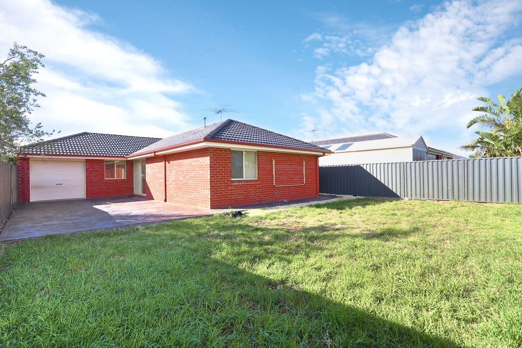17 Klippel Way, Caroline Springs VIC 3023, Caroline Springs - Thumbnail 5