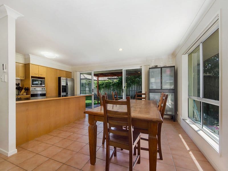 34 Seville Circuit, BURLEIGH WATERS QLD 4220, Burleigh Waters - Thumbnail 7