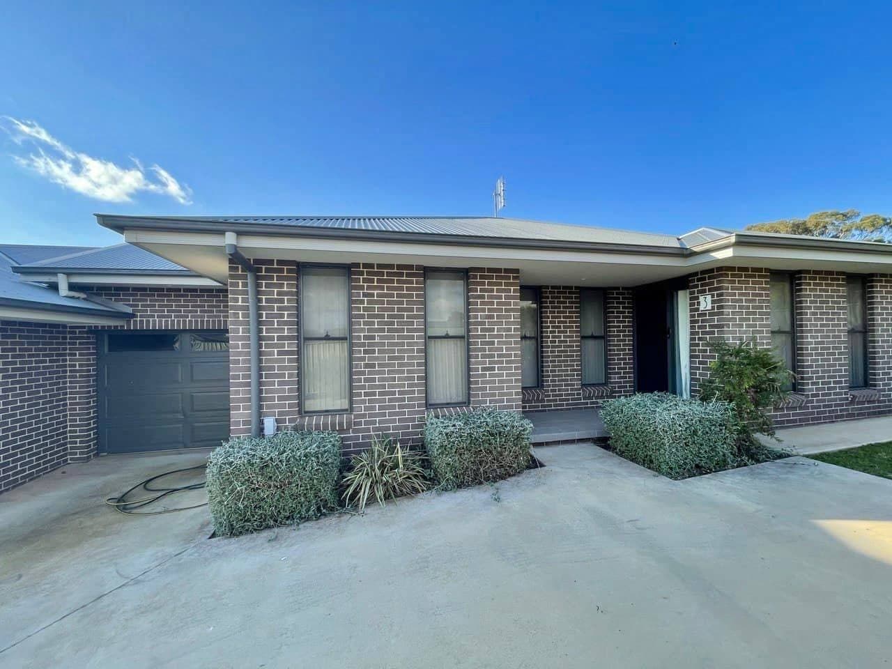 8 Clancy Place, Parkes NSW 2870, Parkes - Image 1