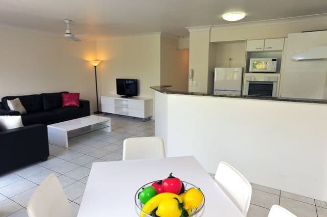 Apartment 77 'Grande Florida', 7 Redondo Avenue, MIAMI QLD 4220, Miami - Thumbnail 3