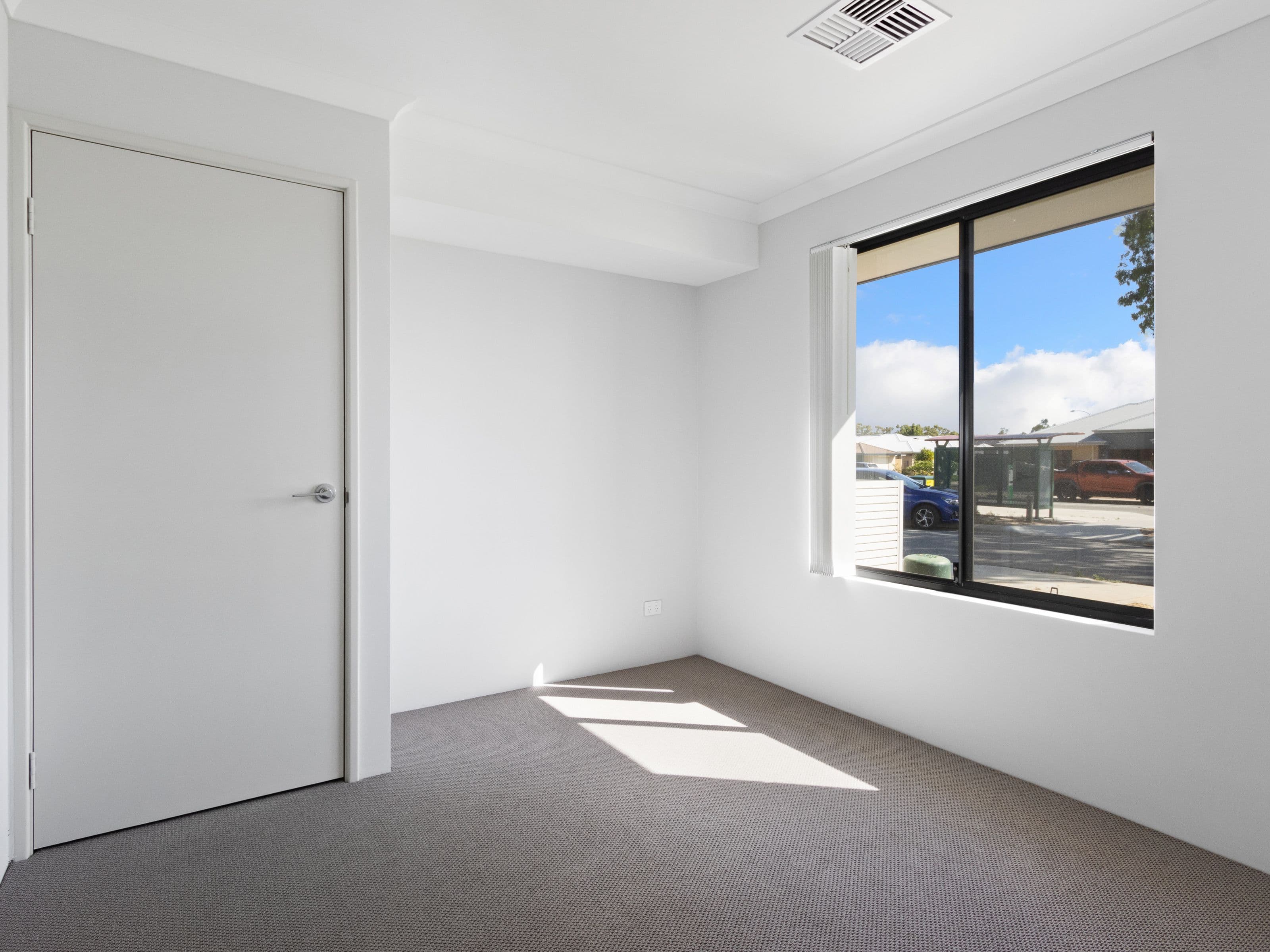 16 Braeburn Loop, Wattle Grove WA 6107, Wattle Grove - Thumbnail 4